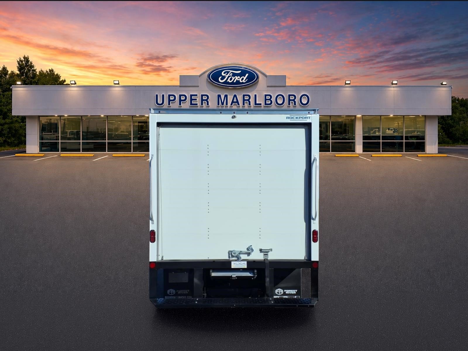 New 2027 Ford E-350 and Econoline 350 Super Duty w/ Power Equipment Group RWD image 7