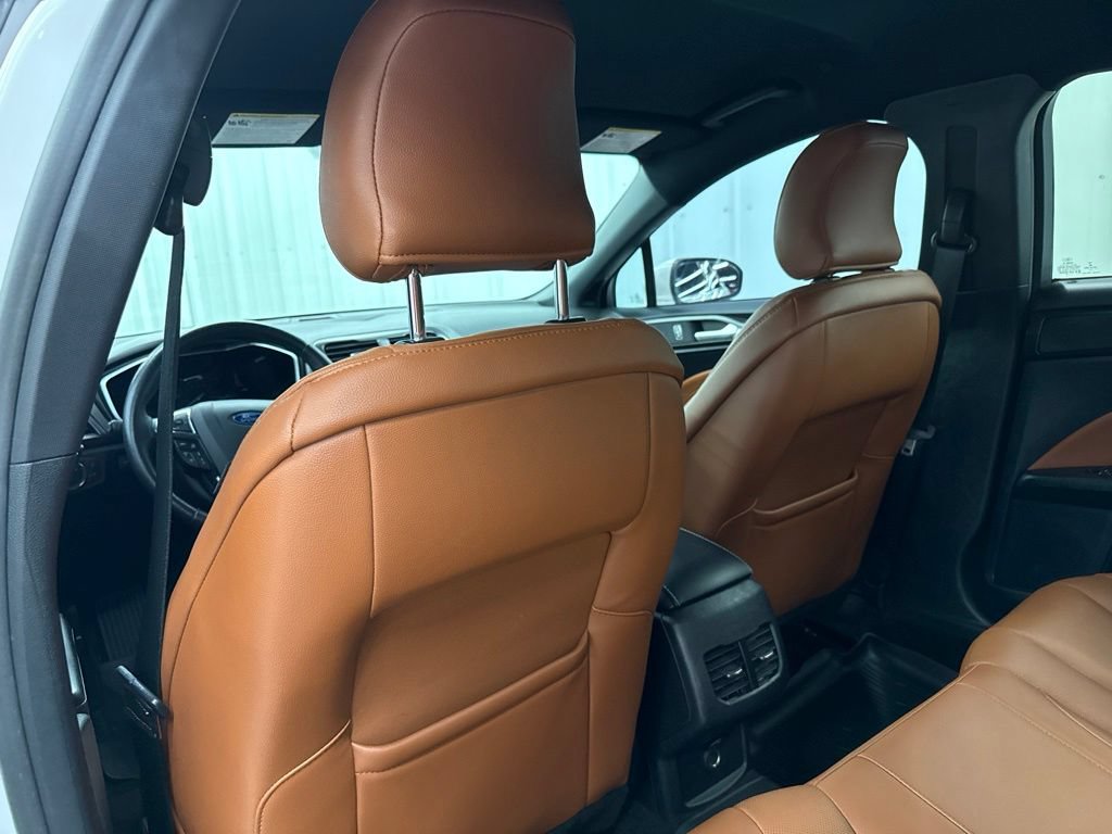 Used 2019 Ford Fusion Energi Titanium FWD image 12
