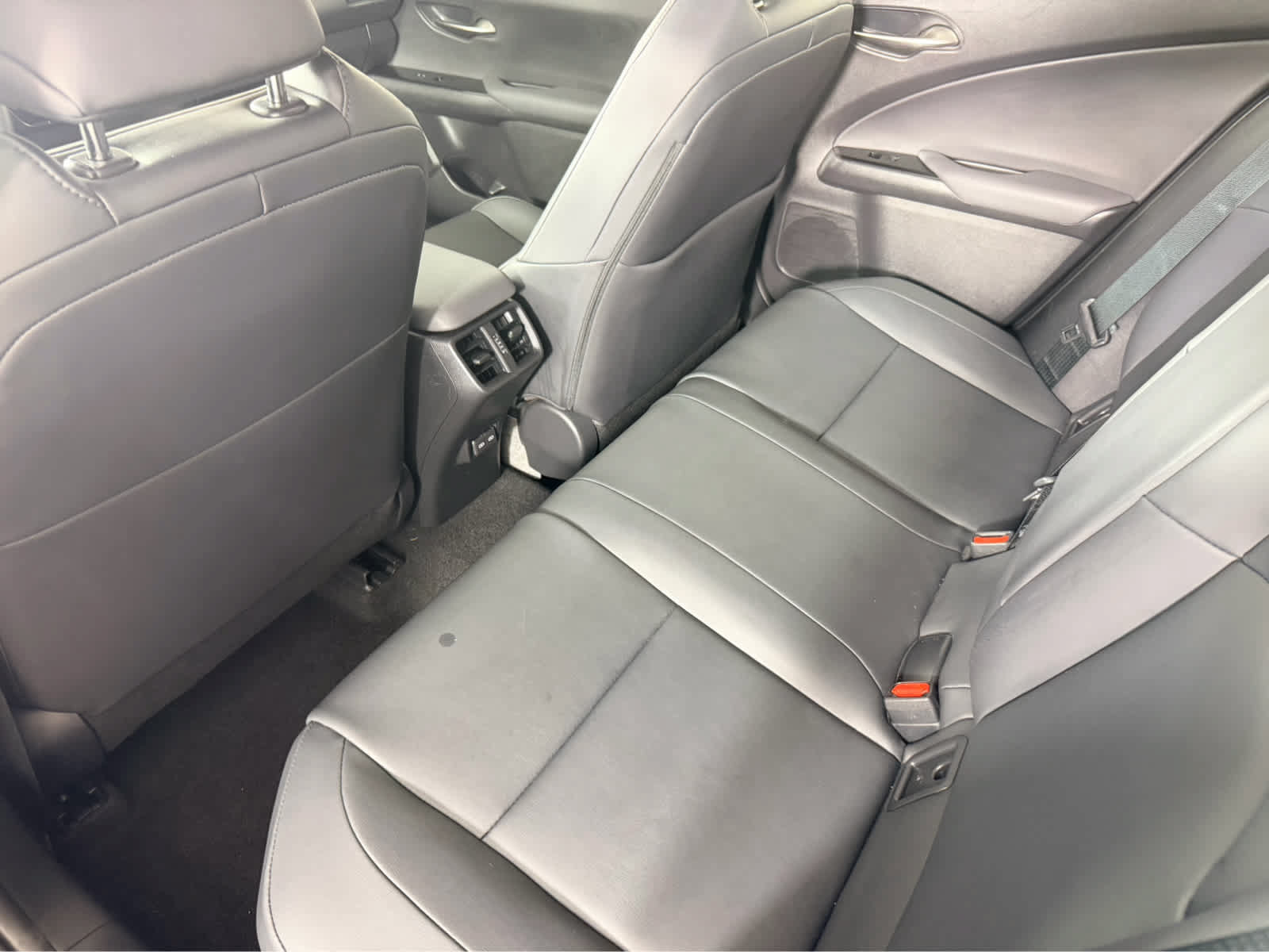 Used 2024 Lexus UX 250h FWD image 16