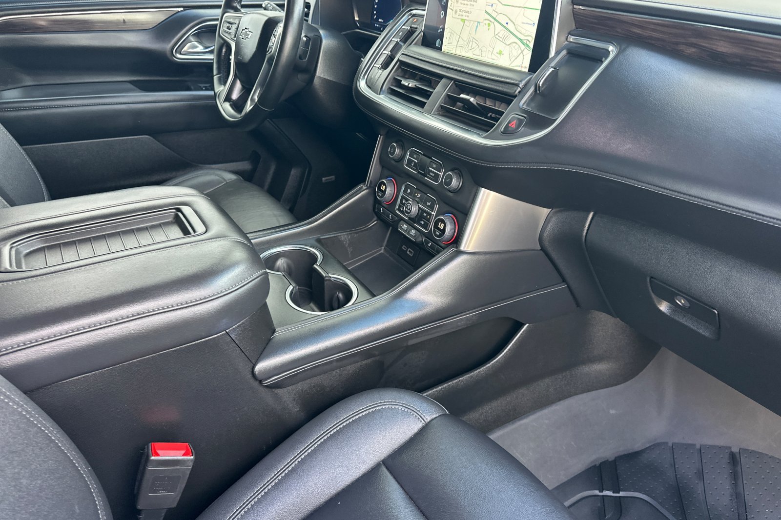 Used 2023 Chevrolet Tahoe Z71 w/ Luxury Package AWD/4WD image 16