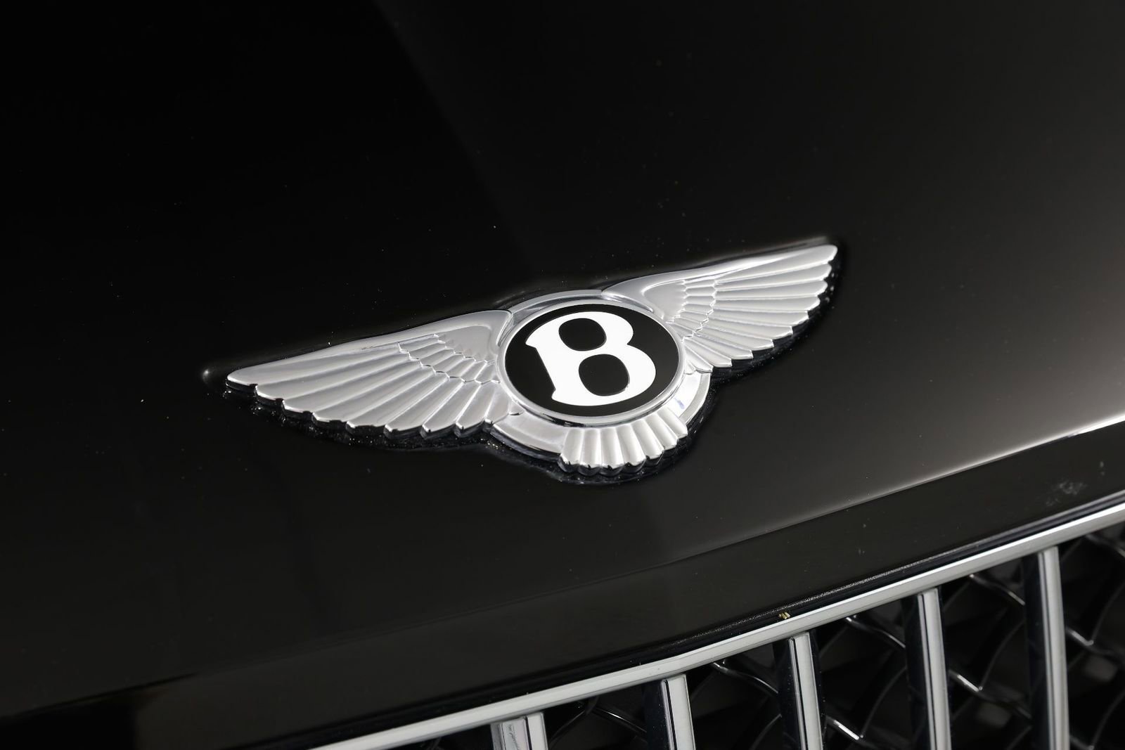 Used 2023 Bentley Bentayga Extended Wheelbase image 12