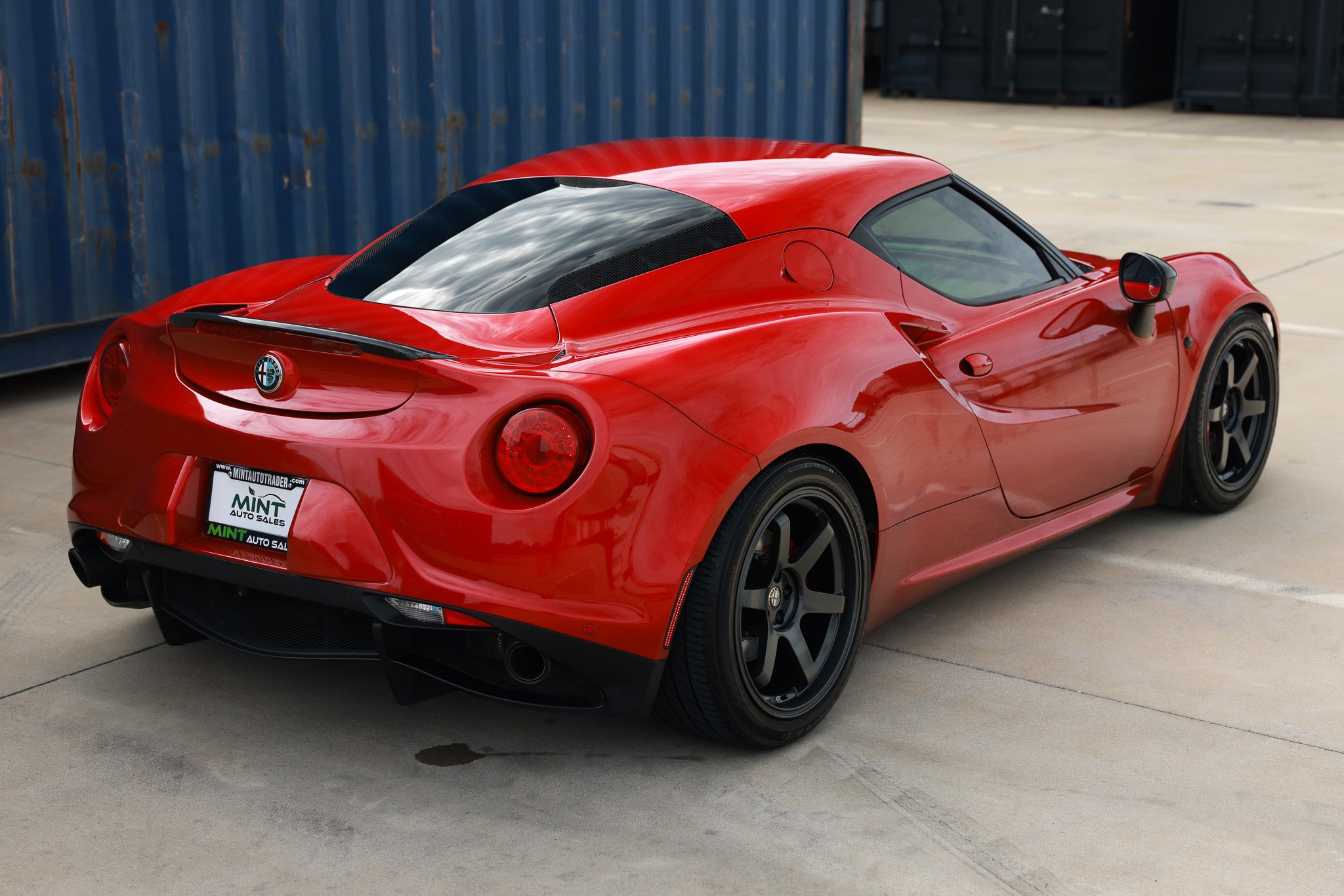 Used 2015 Alfa Romeo 4C Launch Edition w/ Convenience Group RWD image 15