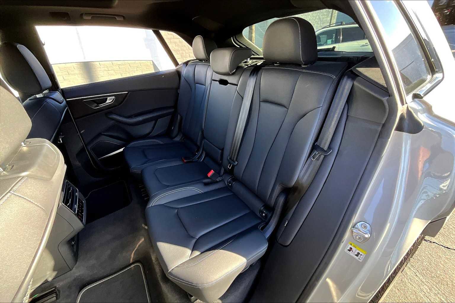 Used 2023 Audi Q8 Prestige w/ Prestige Package image 19