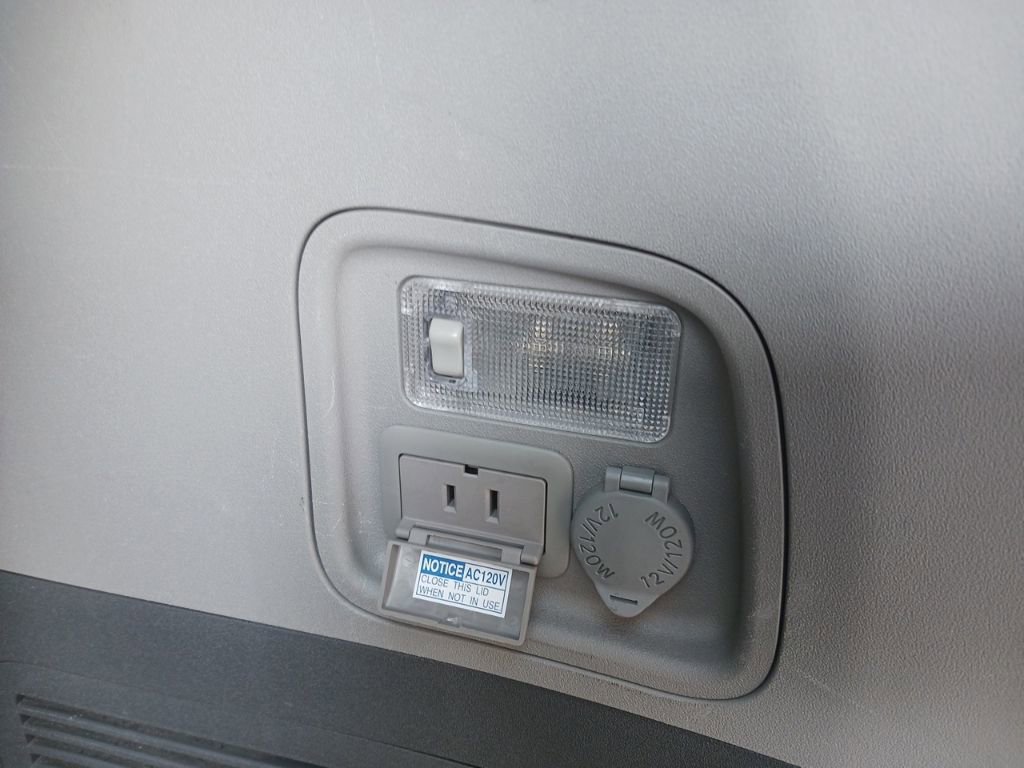 Used 2015 Toyota Sienna XLE Premium image 24