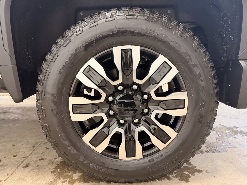 Used 2024 GMC Sierra 3500 Denali w/ Denali Reserve Package image 14