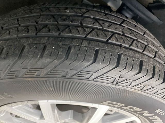 Used 2023 GMC Acadia SLT w/ LPO, Floor Liner Package FWD image 23