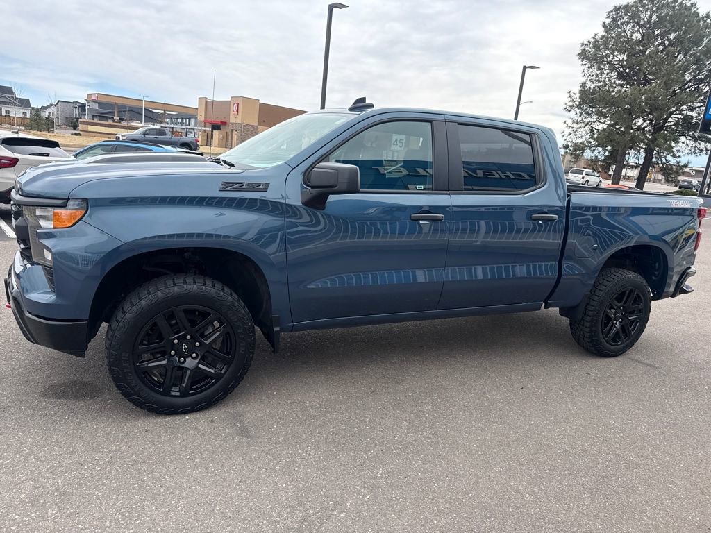 Used 2024 Chevrolet Silverado 1500 Custom Trail Boss w/ LPO, Dark Essentials Package image 2