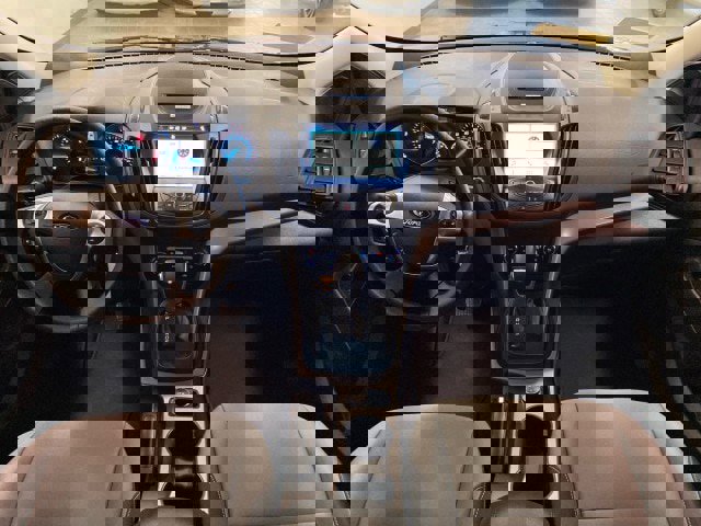 Used 2016 Ford Escape SE w/ Equipment Group 201A image 12