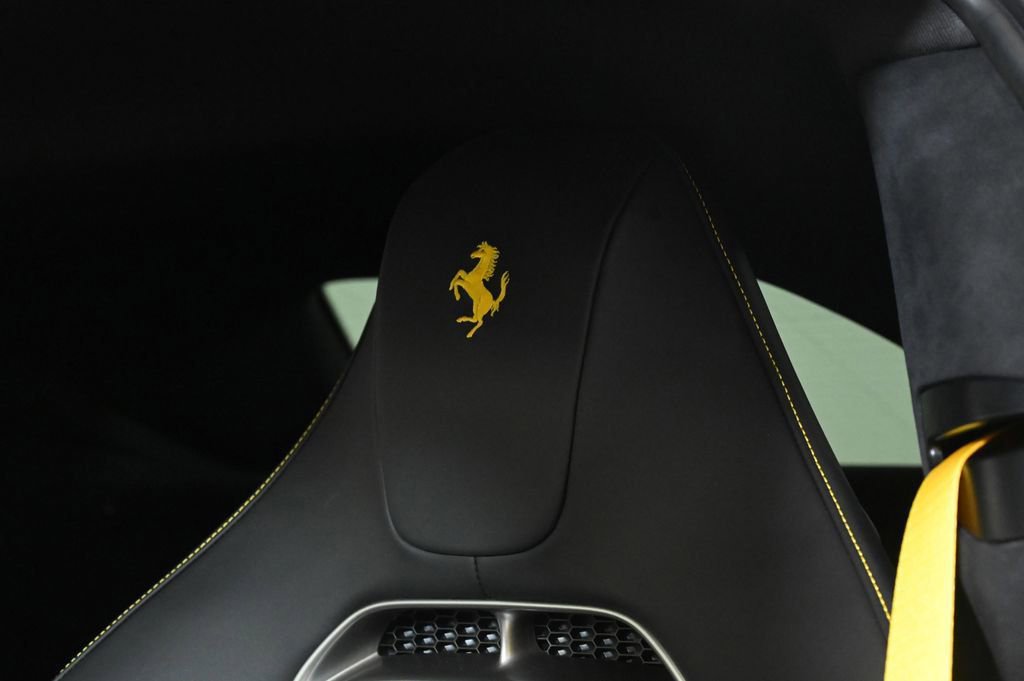 Used 2025 Ferrari 12Cilindri Base image 18