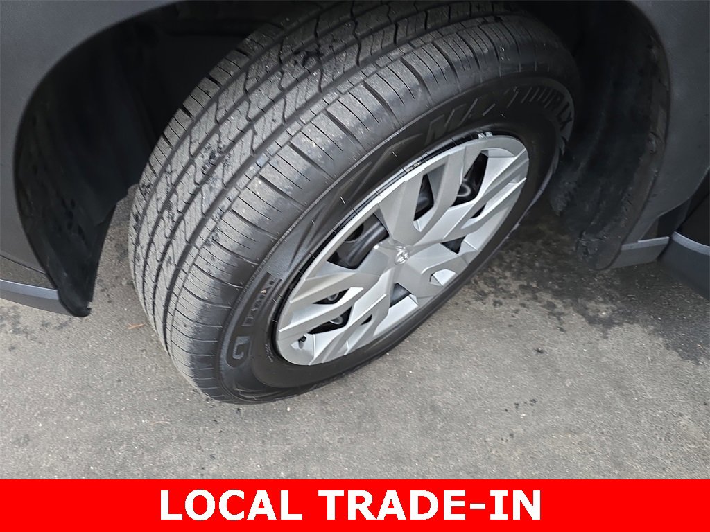 Used 2025 Toyota Corolla Cross L image 30