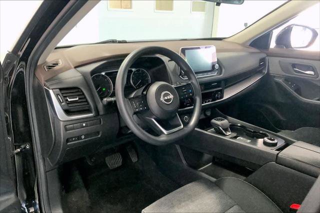 Used 2023 Nissan Rogue SV AWD/4WD image 2