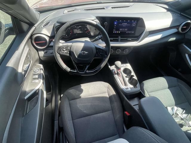 Certified 2024 Chevrolet Trax RS w/ Sunroof Package FWD image 13