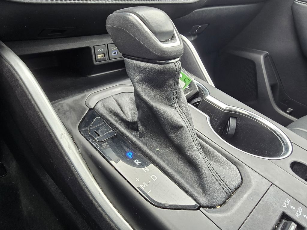 Used 2022 Toyota Highlander XLE AWD/4WD image 23