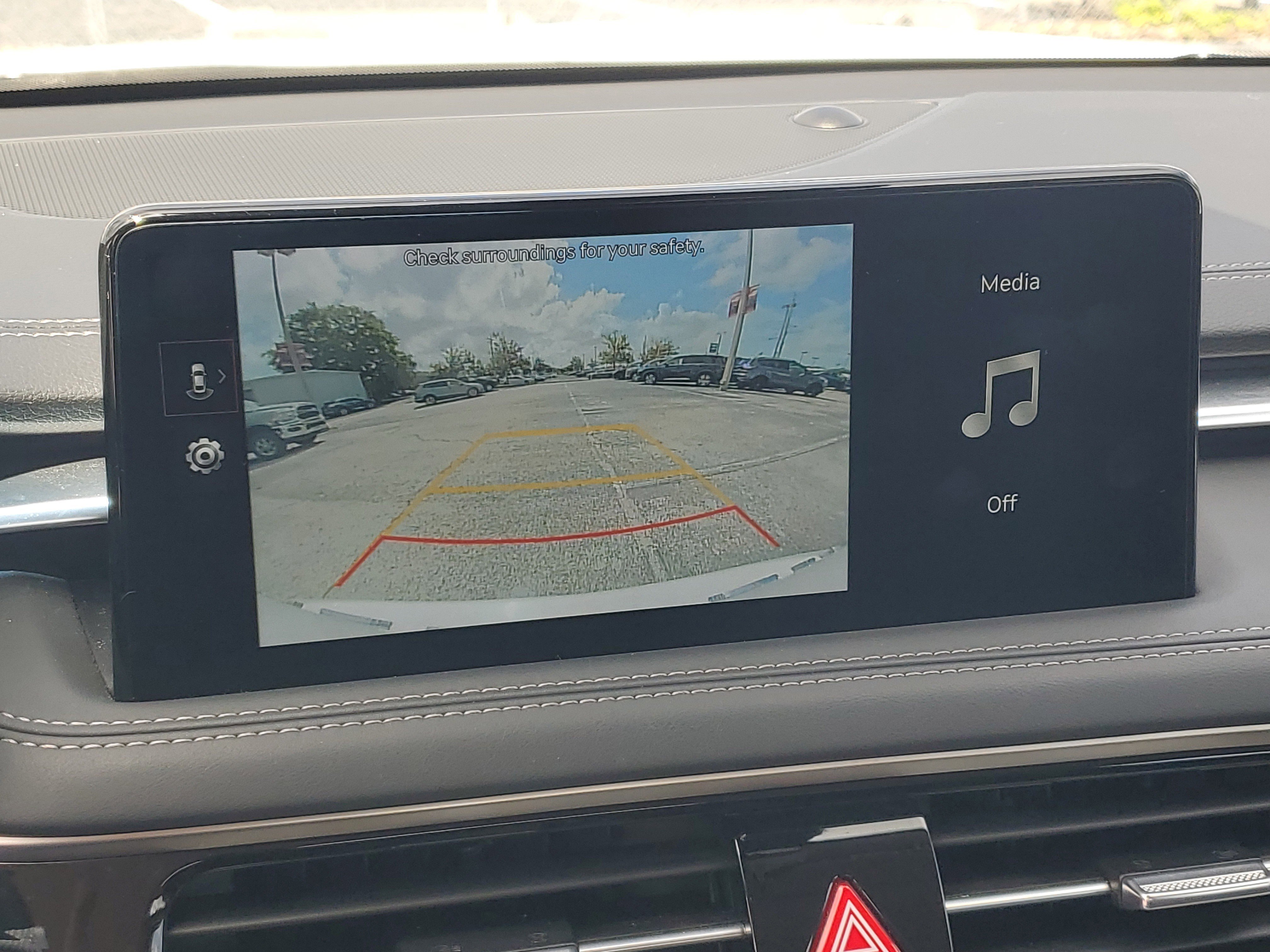 Used 2025 Genesis G70 2.5T image 22