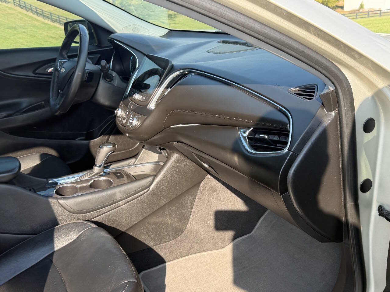 Used 2016 Chevrolet Malibu LT w/ Leather Package FWD image 29