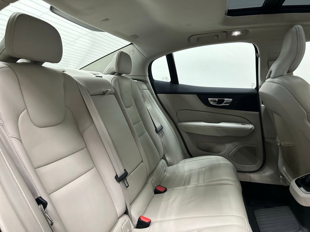 Used 2023 Volvo S60 T8 Plus image 17