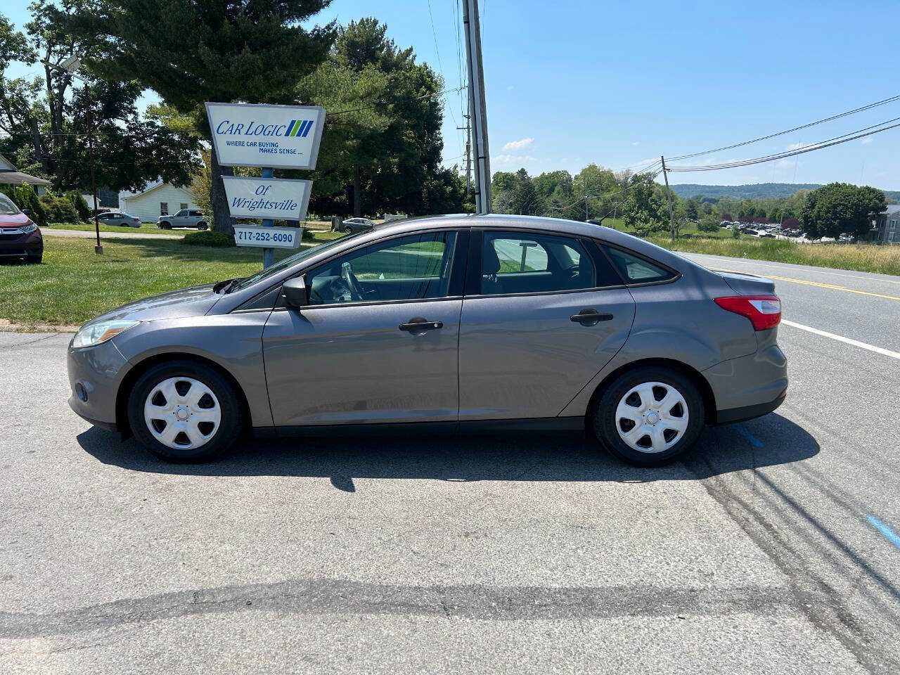 Used 2014 Ford Focus S FWD image 7