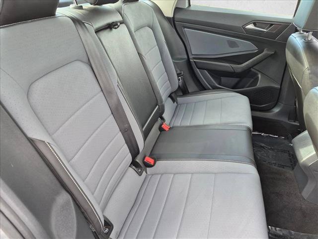 Used 2025 Volkswagen Jetta SE FWD image 24