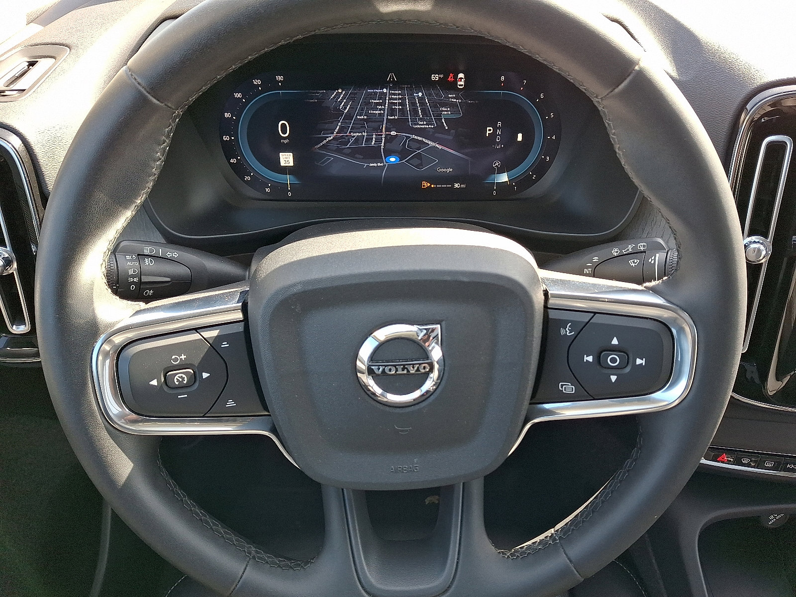 Used 2023 Volvo XC40 B5 Plus w/ Driver Assist Package image 19