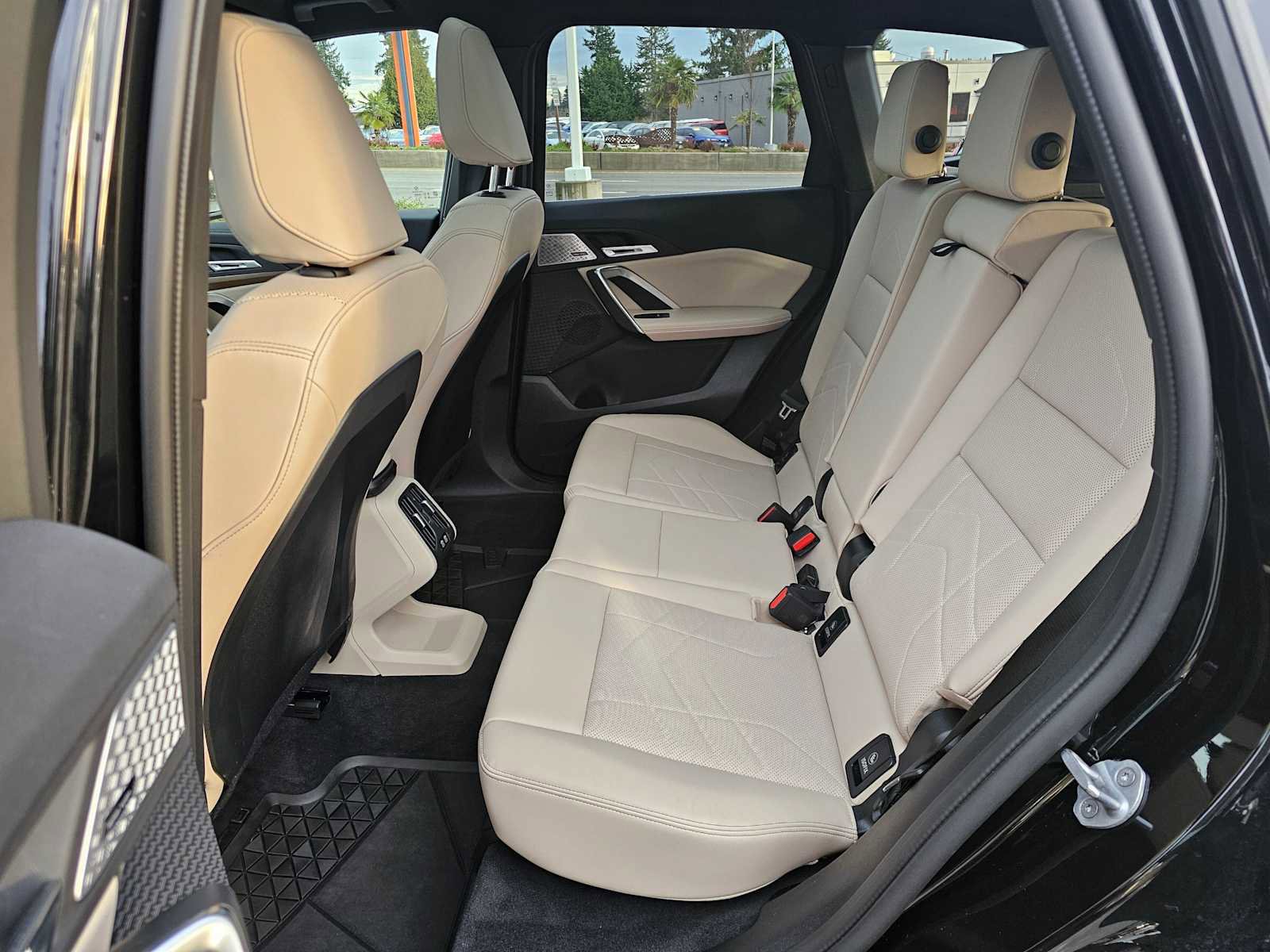 Used 2025 BMW X1 xDrive28i w/ Convenience Package image 16