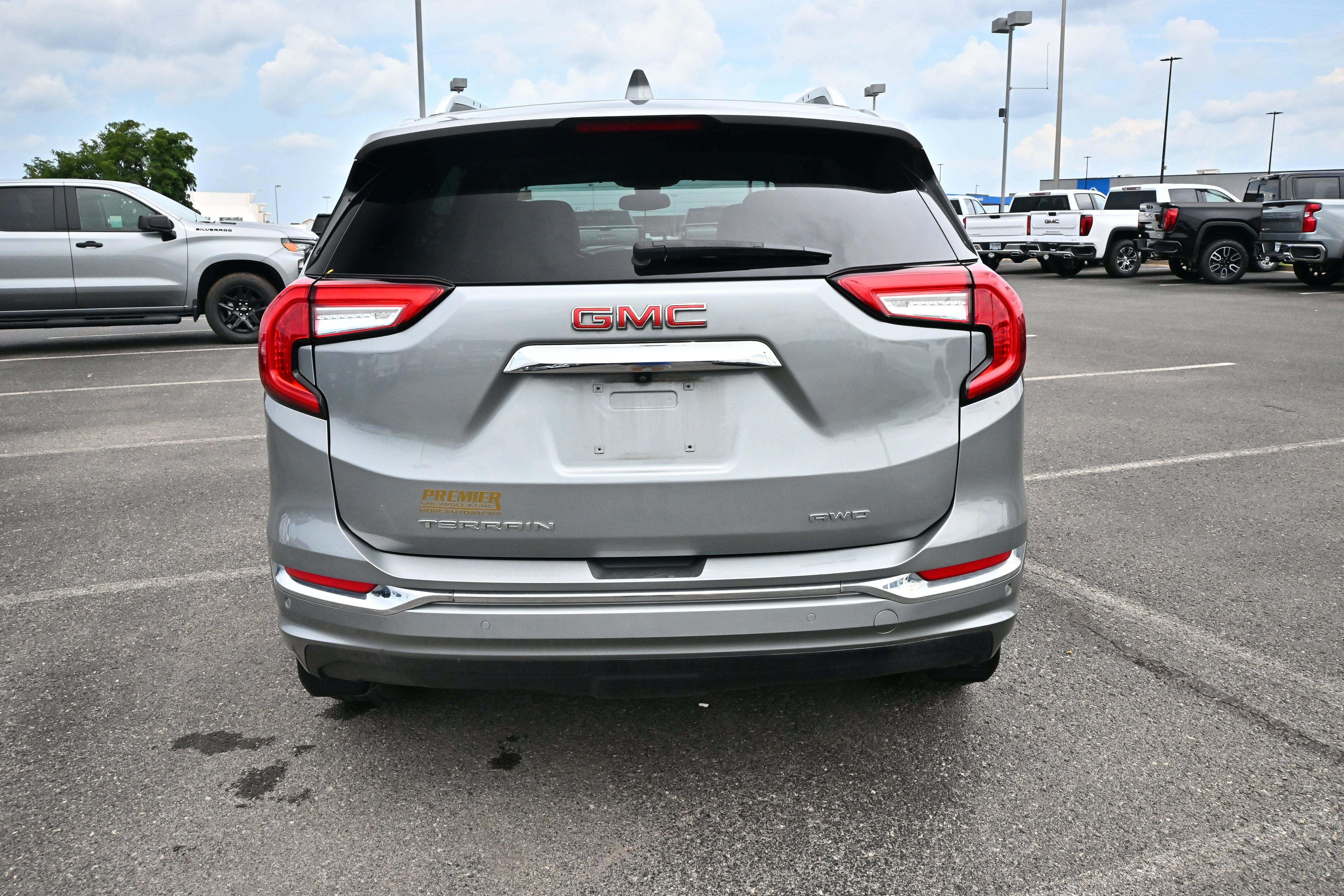 Used 2023 GMC Terrain Denali w/ LPO, Floor Liner Package AWD/4WD image 7