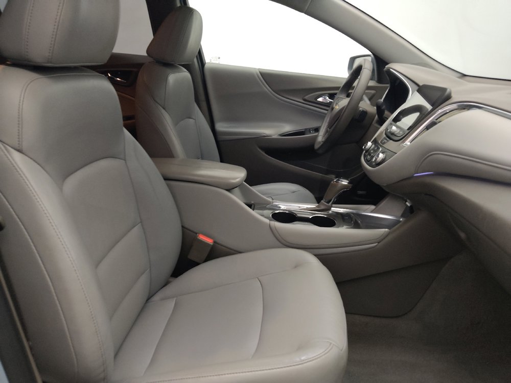 Used 2017 Chevrolet Malibu LT w/ Leather Package FWD image 21