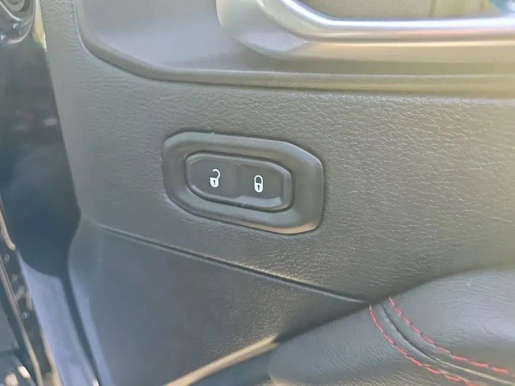Used 2021 Jeep Wrangler Unlimited Rubicon AWD/4WD image 20