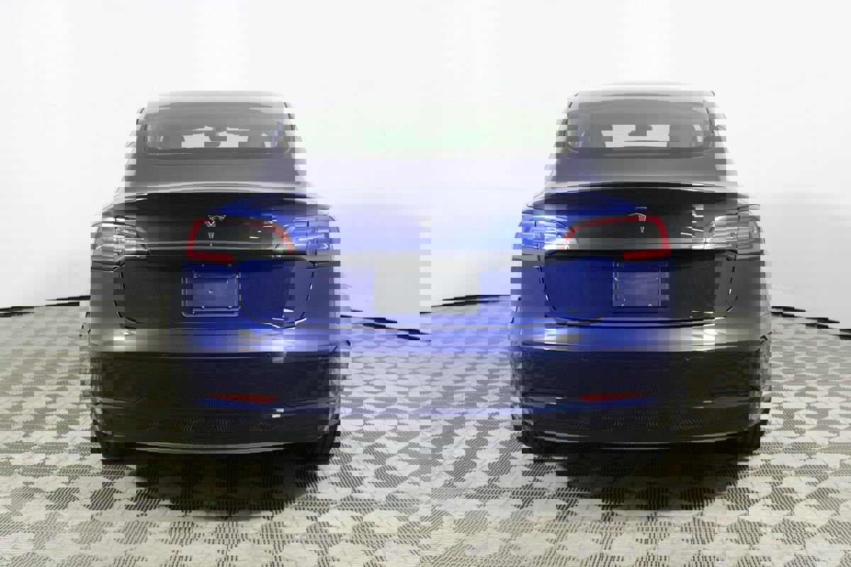 Used 2022 Tesla Model 3 Standard Range image 29