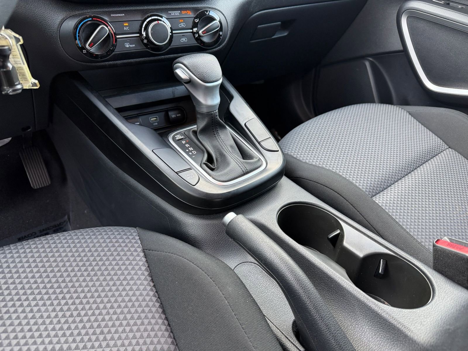 Used 2025 Kia Soul LX w/ LX Technology Package FWD image 39
