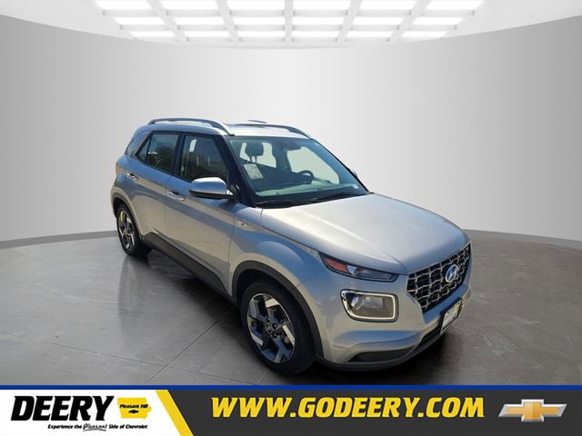 Used 2025 Hyundai Venue SEL FWD image 1