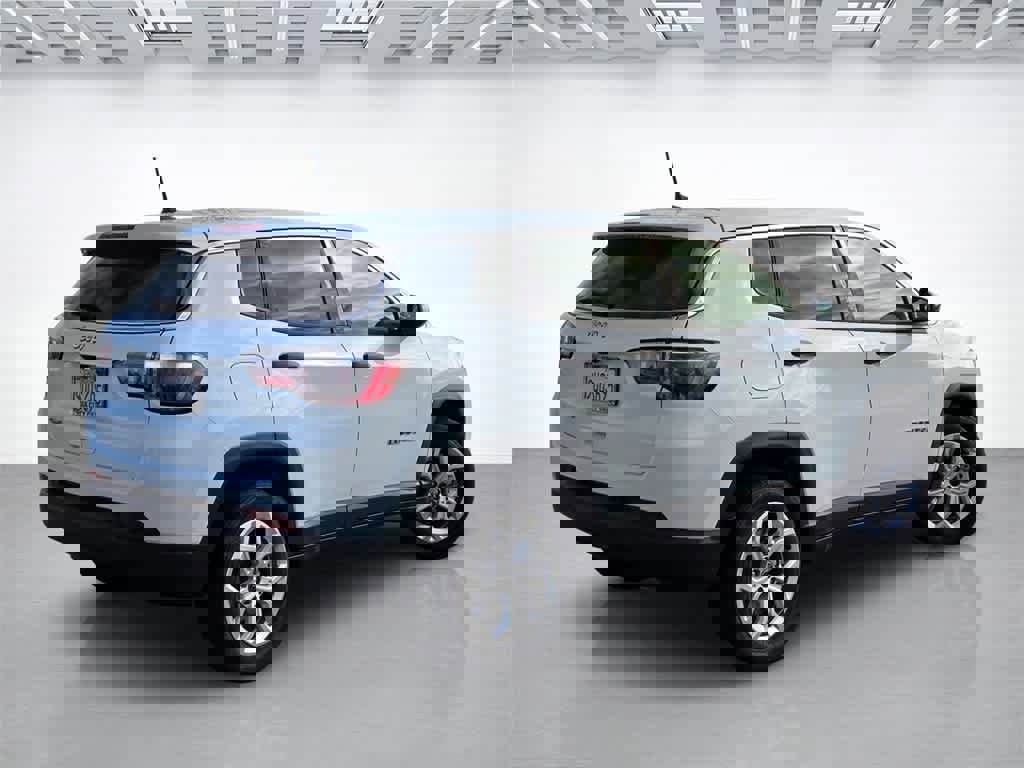 Used 2025 Jeep Compass Sport image 6