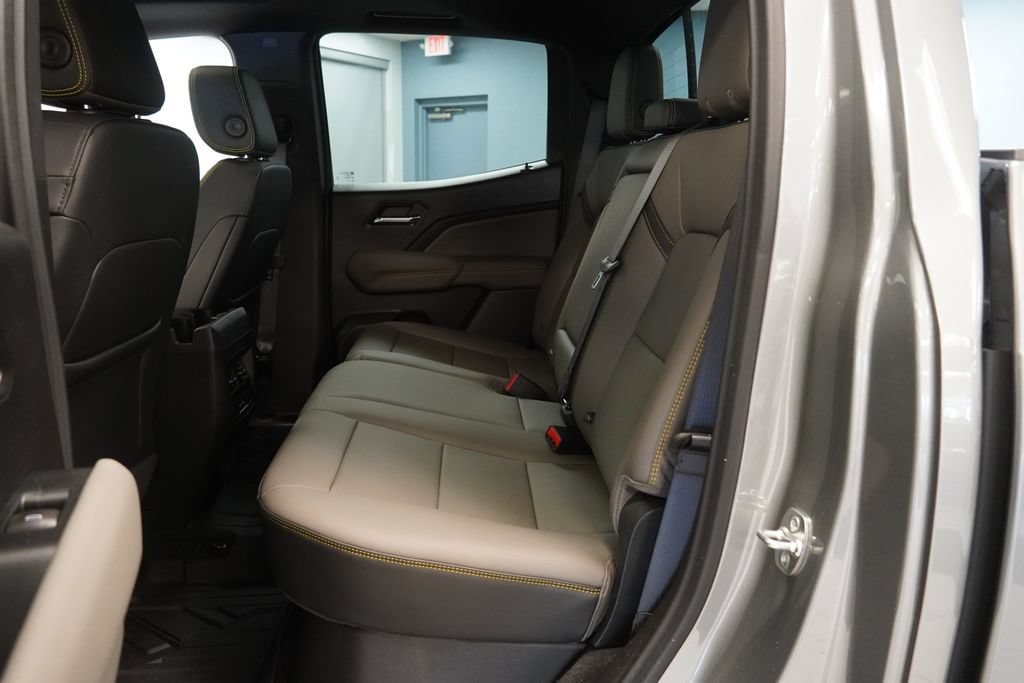 New 2026 Chevrolet Colorado ZR2 w/ Technology Package AWD/4WD image 28