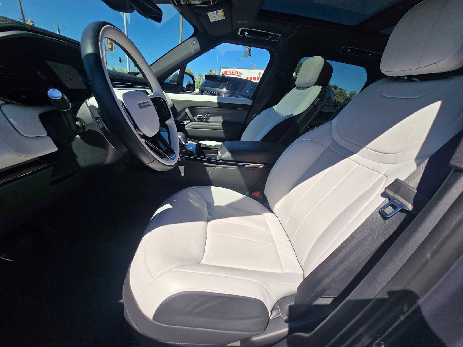 Used 2024 Land Rover Range Rover Sport Dynamic SE image 24