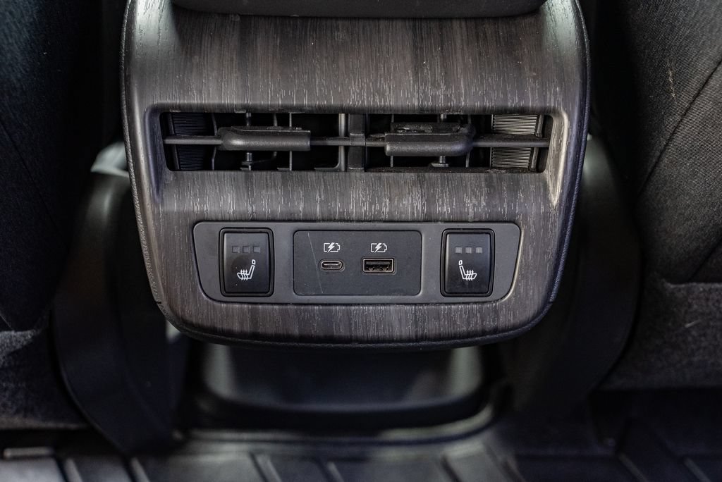 Used 2023 Nissan Ariya FWD image 9