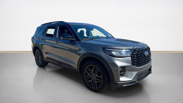 Certified 2025 Ford Explorer ST-Line w/ Premium Package AWD/4WD image 1