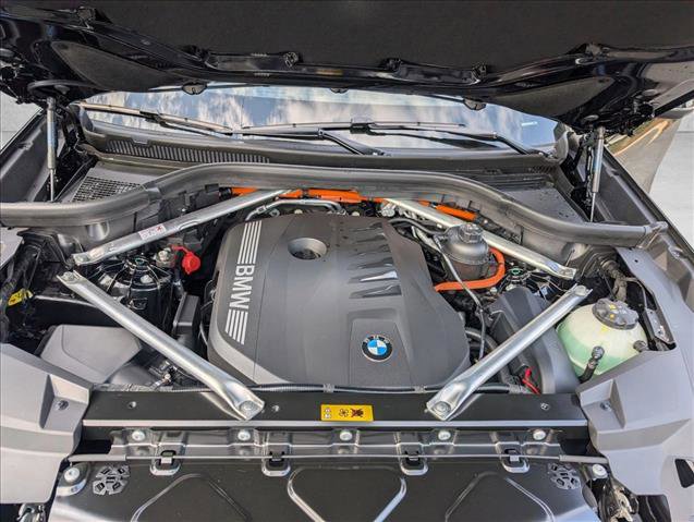 New 2026 BMW X5 xDrive50e w/ Premium Package image 18