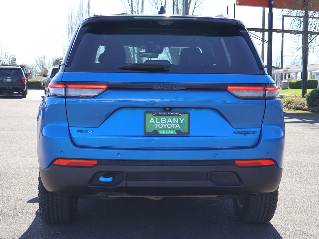 Used 2024 Jeep Grand Cherokee Trailhawk w/ Luxury Tech Group III AWD/4WD image 5