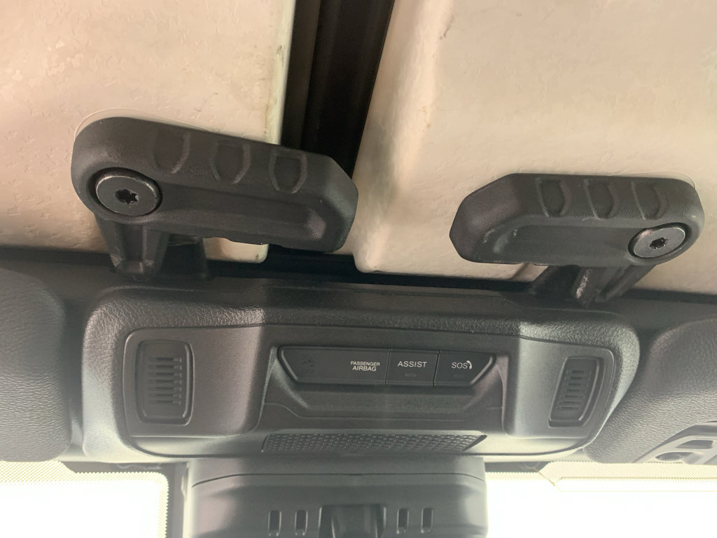 Used 2025 Jeep Wrangler Sahara AWD/4WD image 28