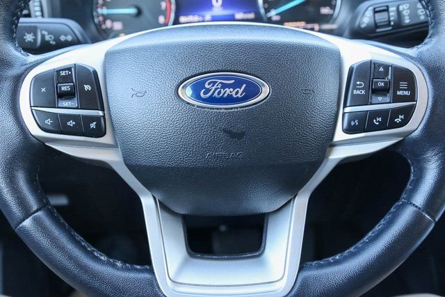 Used 2022 Ford Explorer XLT AWD/4WD image 29