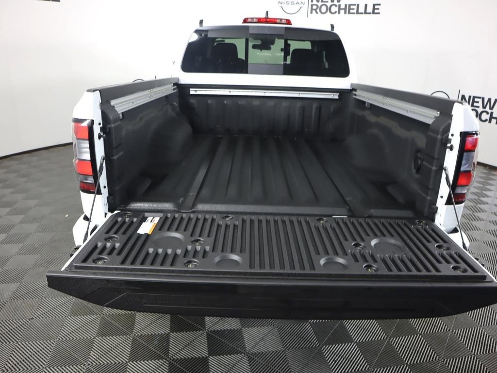 Certified 2024 Nissan Frontier SV w/ SV Convenience Package image 9