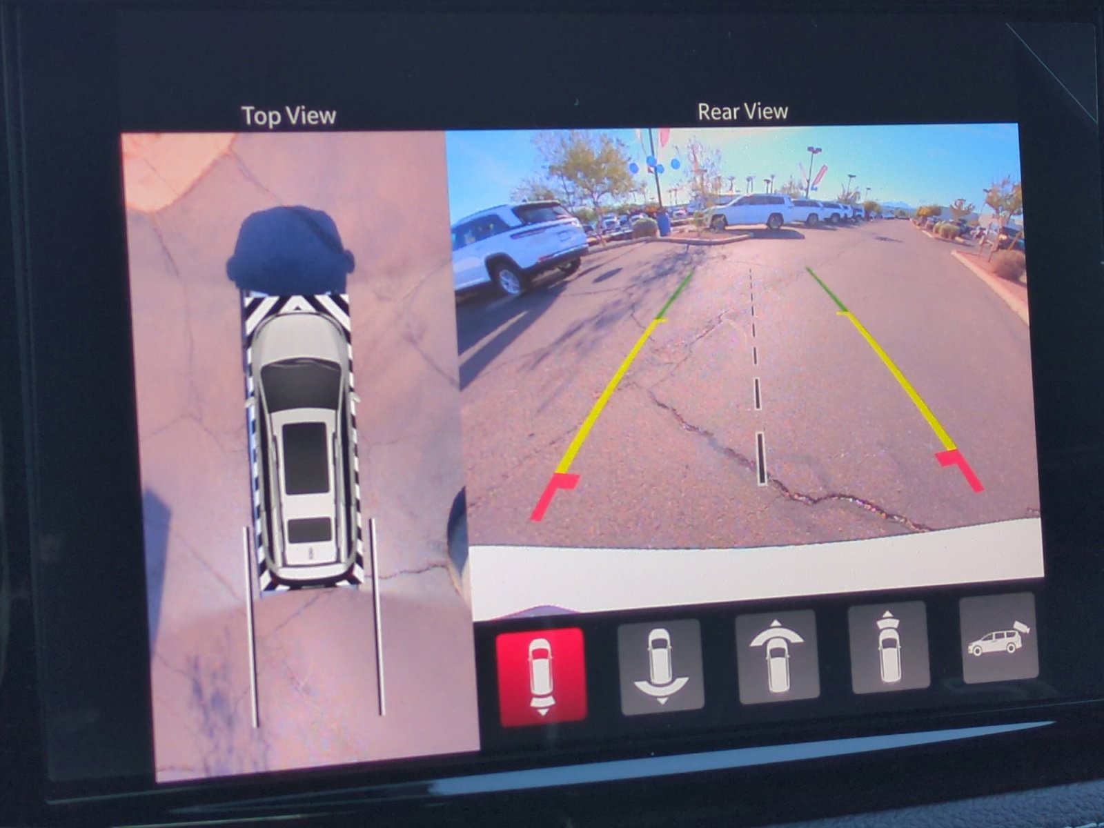 New 2026 Chrysler Pacifica Limited w/ Uconnect Theater Family Group image 29