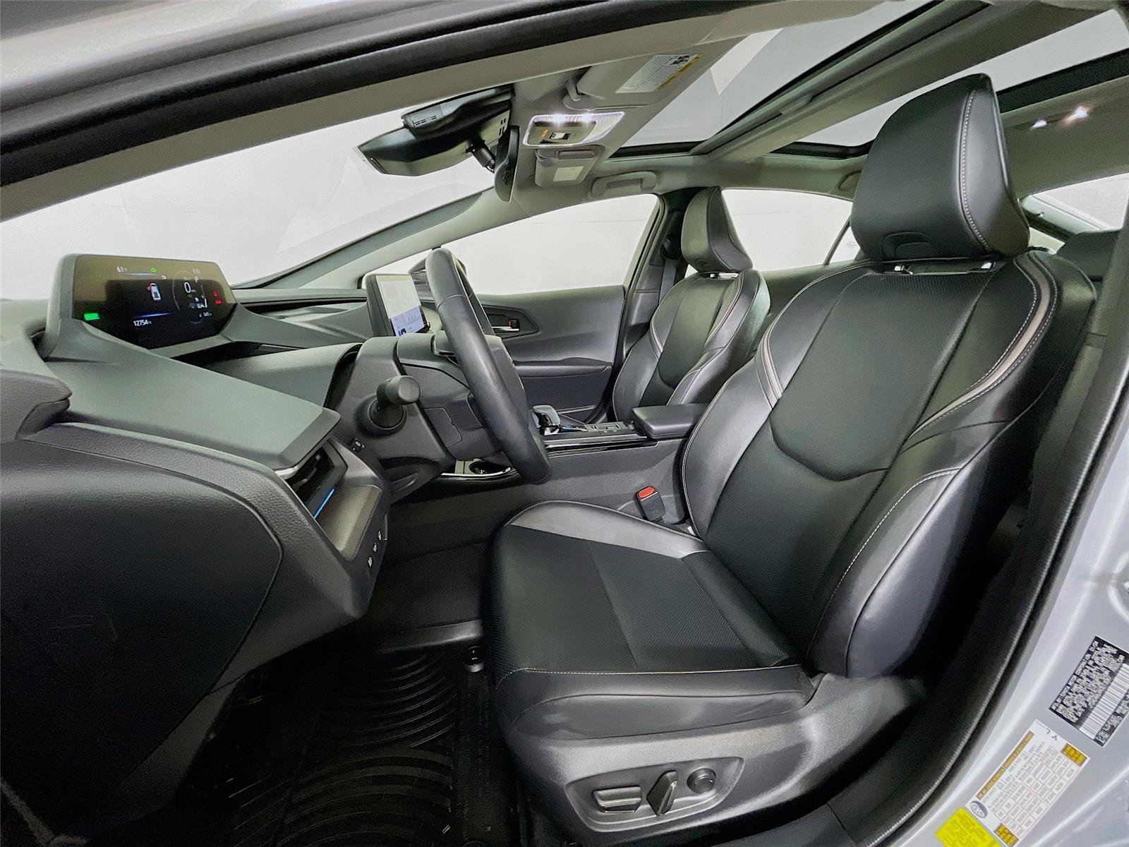 Used 2024 Toyota Prius XLE image 23