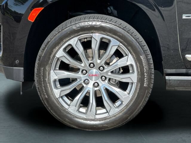 Used 2023 GMC Yukon XL Denali w/ Denali Reserve Package AWD/4WD image 38