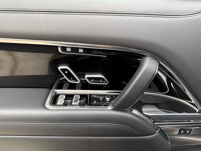 Certified 2023 Land Rover Range Rover SE image 12