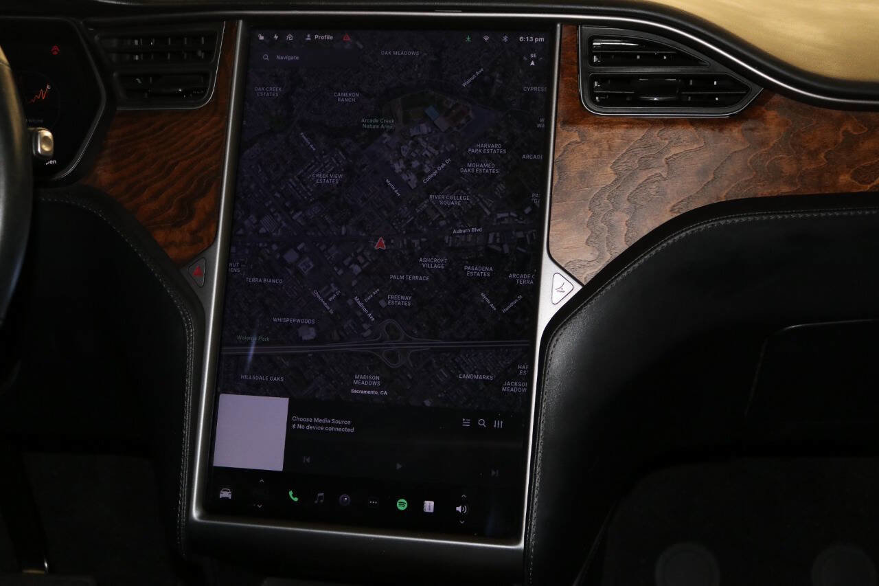 Used 2020 Tesla Model X image 61