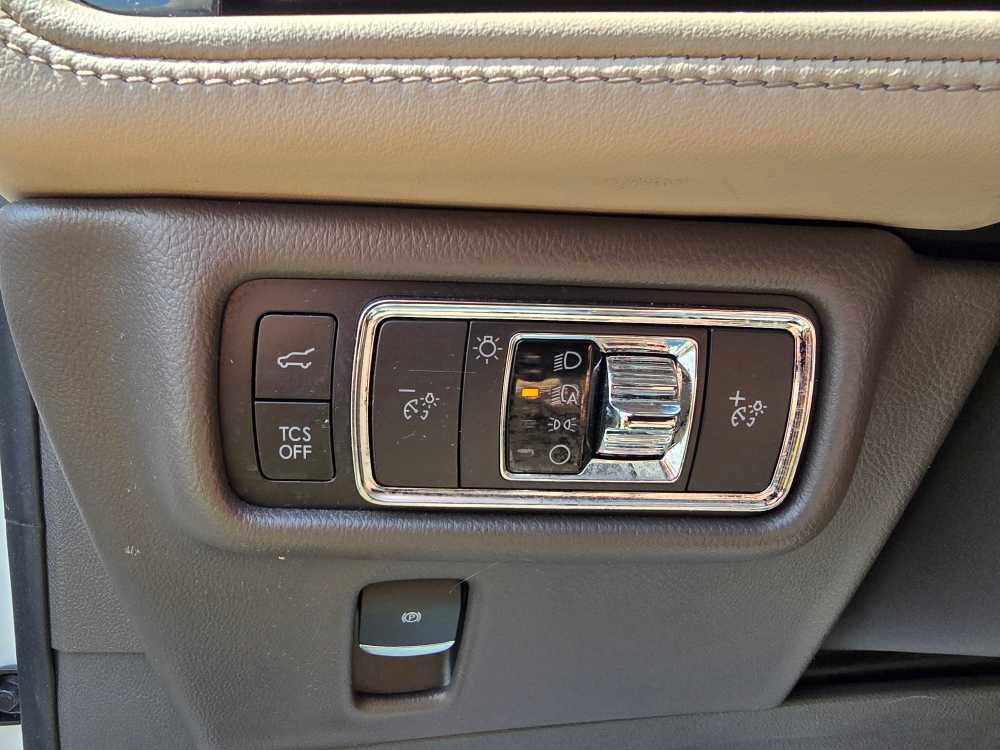 Used 2022 Lincoln Nautilus Reserve w/ Equipment Group 201A image 26