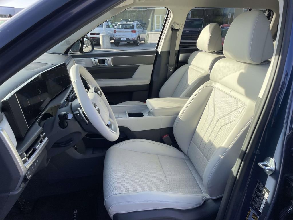 Certified 2025 Hyundai Santa Fe SEL image 8