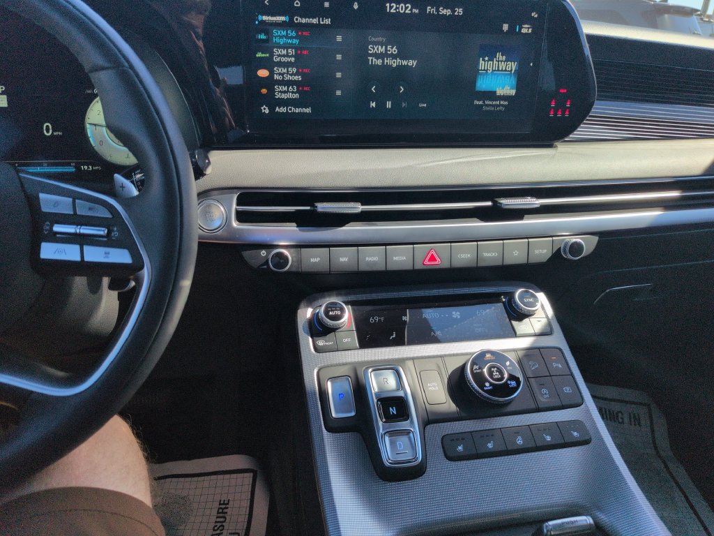 Used 2025 Hyundai Palisade Calligraphy AWD/4WD image 17