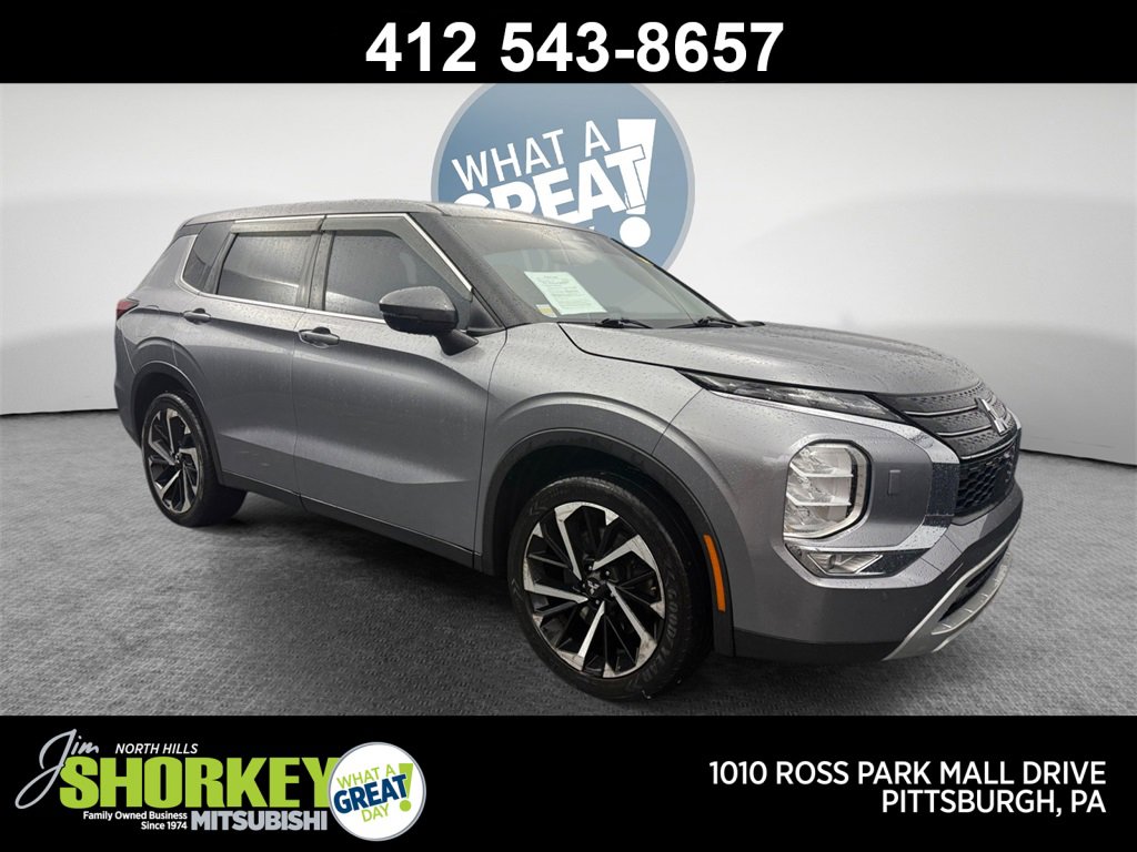 Used 2022 Mitsubishi Outlander SE image 1