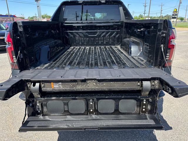 New 2025 Chevrolet Silverado EV LT image 7